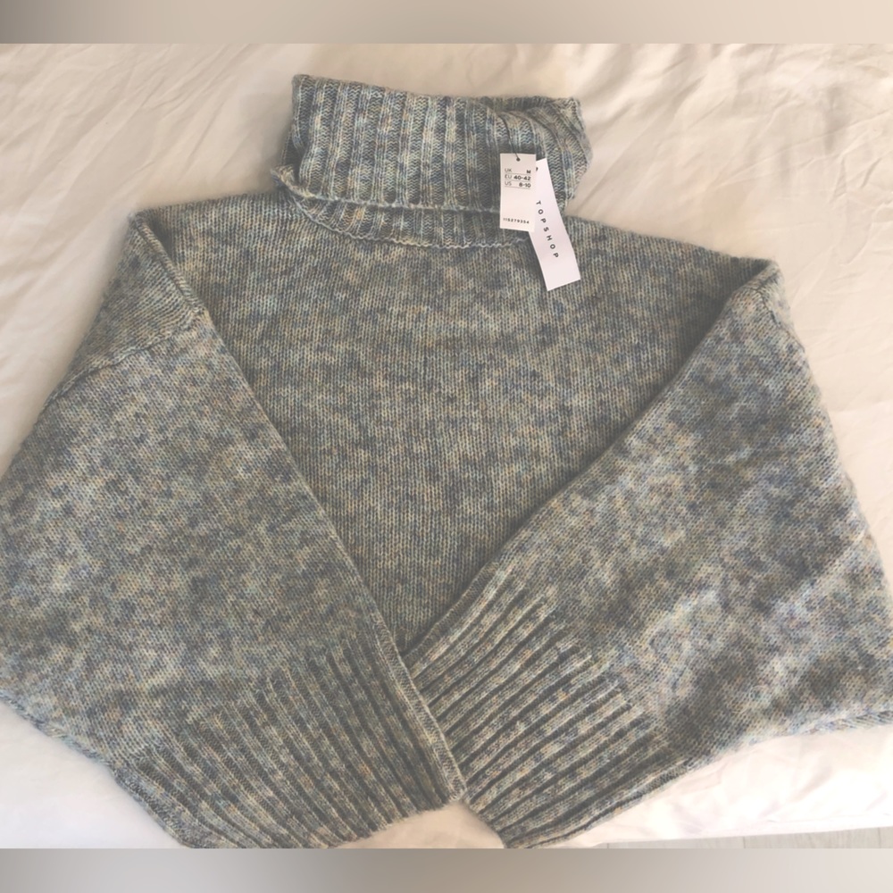 NWT- TOP SHOP cropped sweater. Sz 8-10. Color: heather blue/multi.